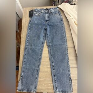 PrettyLittleThing Petite vintage wash split hem jeans Us4